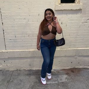 Meet your Posher, Yeli